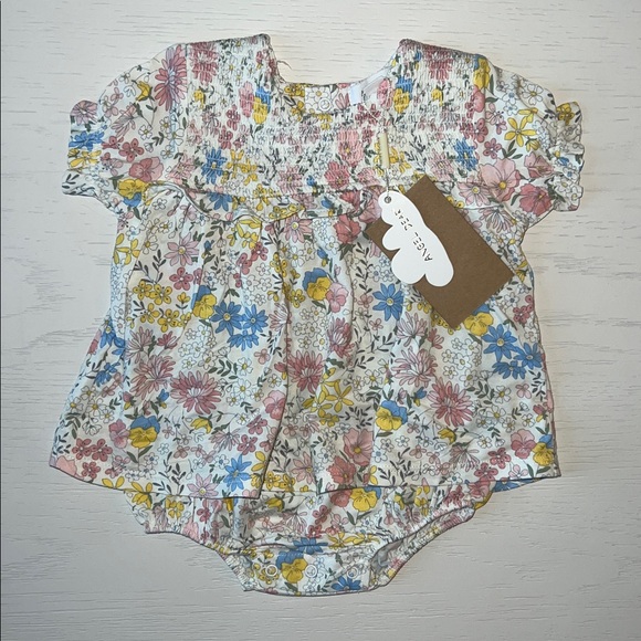 Angel Dear Smocked Ruffle Bubble Skirt Onesie Viola Floral 3-6 months - Picture 1 of 3